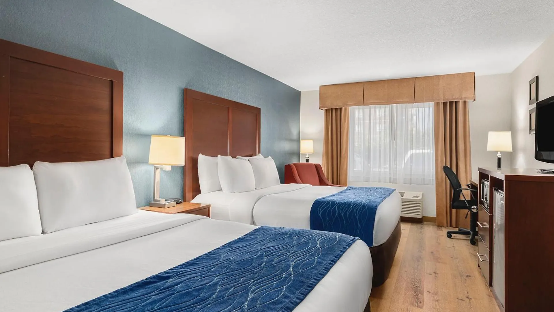 Comfort Inn & Suites Vancouver Downtown City Center Hotel