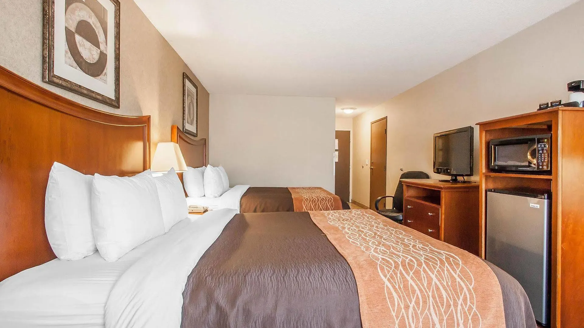 Comfort Inn & Suites Vancouver Downtown City Center Hotel