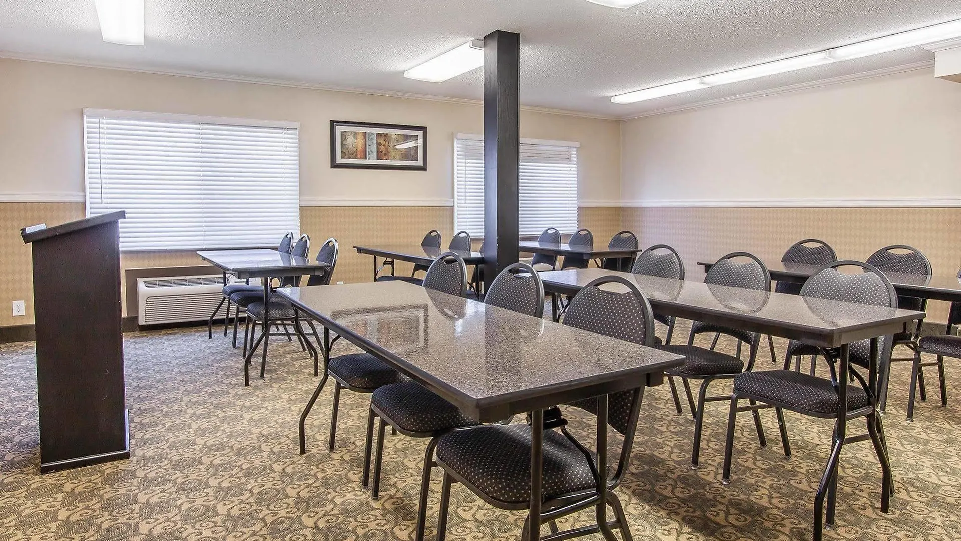 Comfort Inn & Suites Vancouver Downtown City Center Hotel