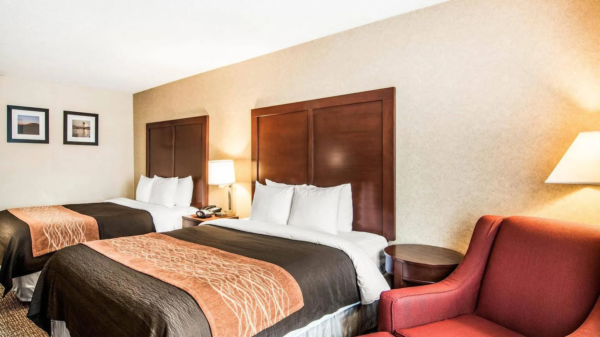 Comfort Inn & Suites Vancouver Downtown City Center 3*,